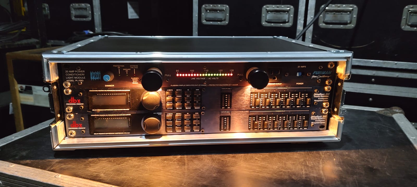 Fabricação própria de Flight Cases com matéria-prima de qualidade